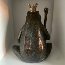 Load image into Gallery viewer, Frog King