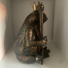 Load image into Gallery viewer, Frog King