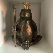 Load image into Gallery viewer, Frog King